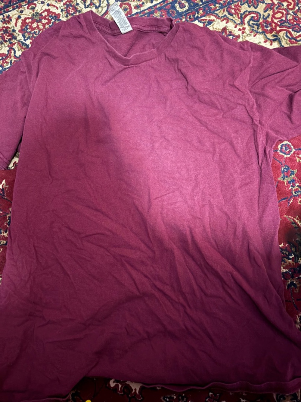 Gildan Men's Round Neck Tee in Burgundy